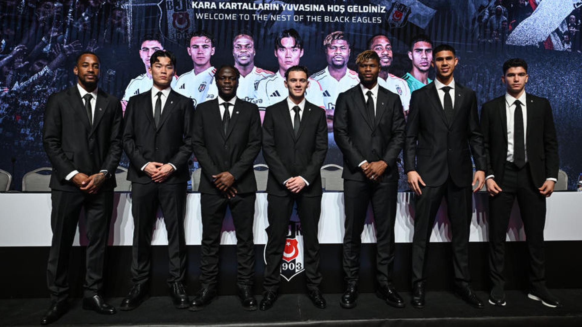 Beşiktaş'ta 7 Yeni Transfer İçin İmza Töreni Düzenlendi, Başkan Adalı'dan Açıklamalar