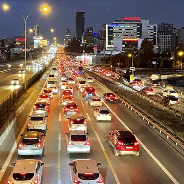 İstanbul'da trafik yoğunluğu yüzde 90'a çıktı