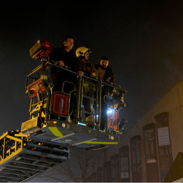 Kağıthane'de iş hanı yangını: 11 kişi kurtarıldı