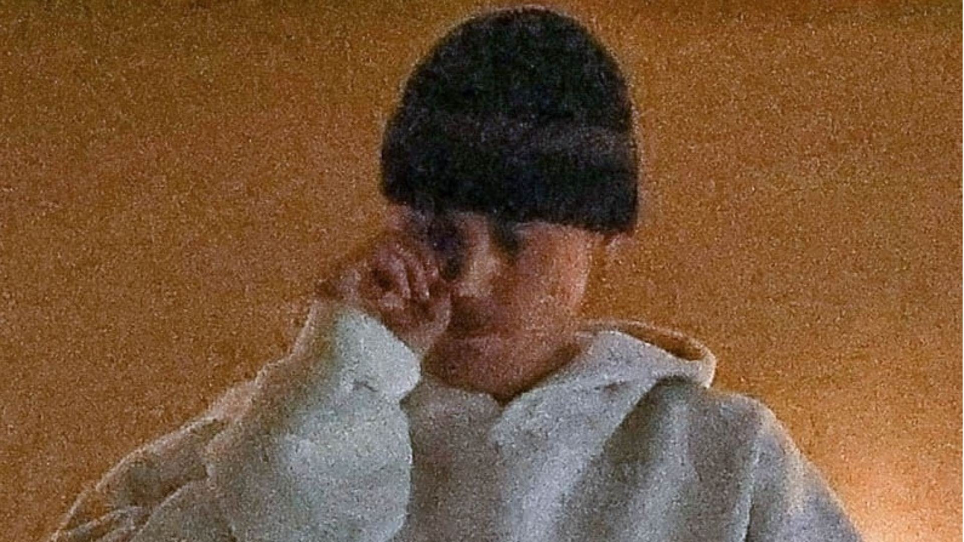 Justin Bieber, burnunu karıştırırken görüntülendi - magazin haberleri