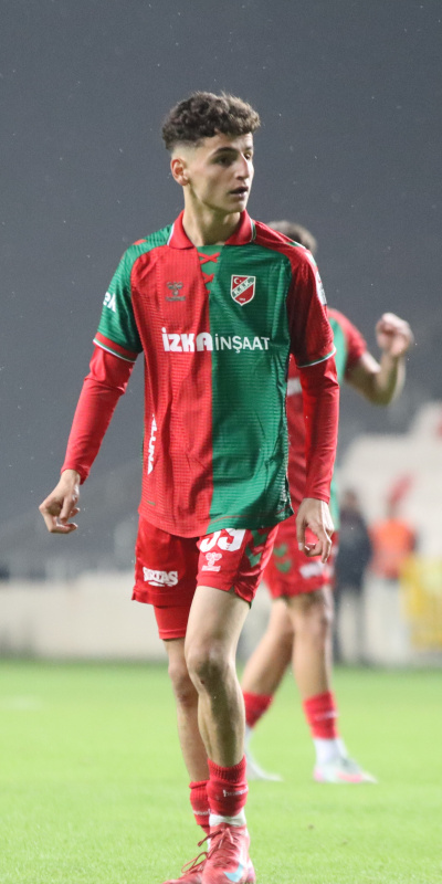 Genç futbolcu F.Bahçe'ye transfer oldu!