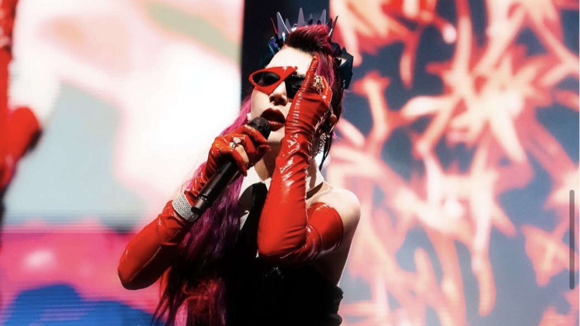 Hande Yener, Sezen Aksu Şarkılarını Senfoniyle Sahneye Taşıyor
