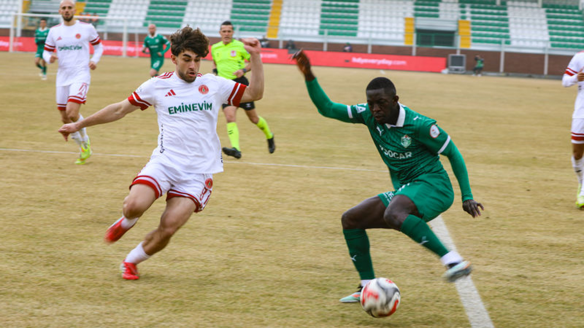 Iğdır FK ile Ümraniyespor Trendyol 1. Lig'de Berabere Kaldı: 1-1