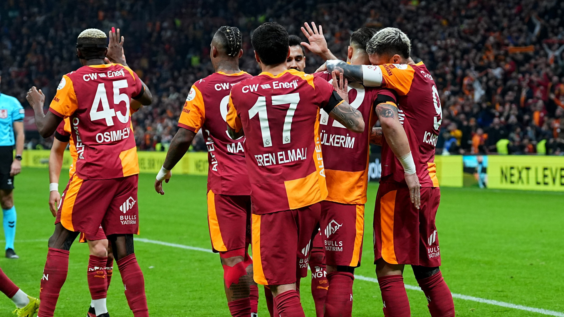 Galatasaray, Eyüpspor'u Konuk Ediyor: Süper Lig Liderliği İçin Kritik Maç