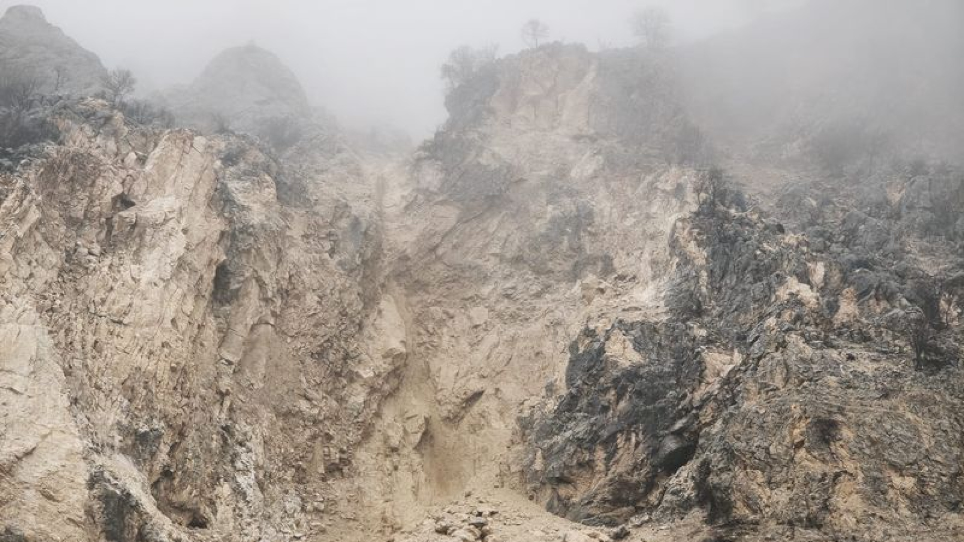 Adıyaman'da heyelan riski nedeniyle 2 ev tahliye edildi