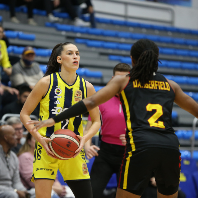 Fenerbahçe Opet evinde farklı kazandı!