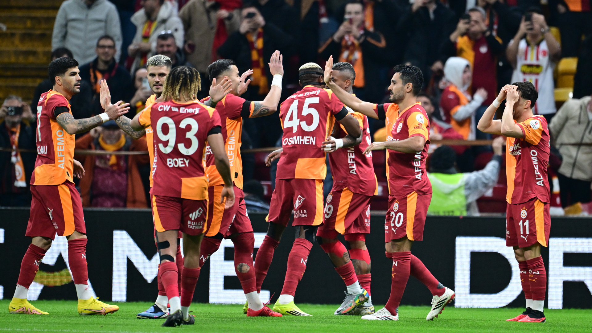 Galatasaray'da Okan Buruk'tan Çift Forvet Hamlesi: Icardi ve Osimhen 11'de