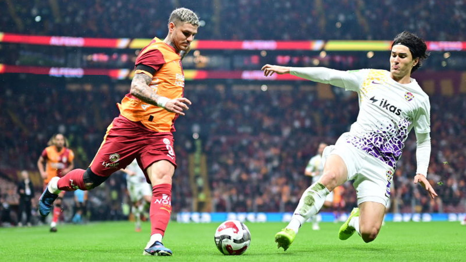 Eyüpspor'da Kırmızı Kart Şoku! Bedirhan Özyurt, Galatasaray Maçında Oyun Dışı Kaldı