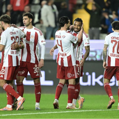 "Net bir galibiyetle ayrılmak bizi mutlu etti"