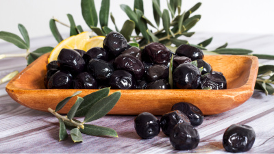 Zeytin yerken çekirdeğine dikkat!