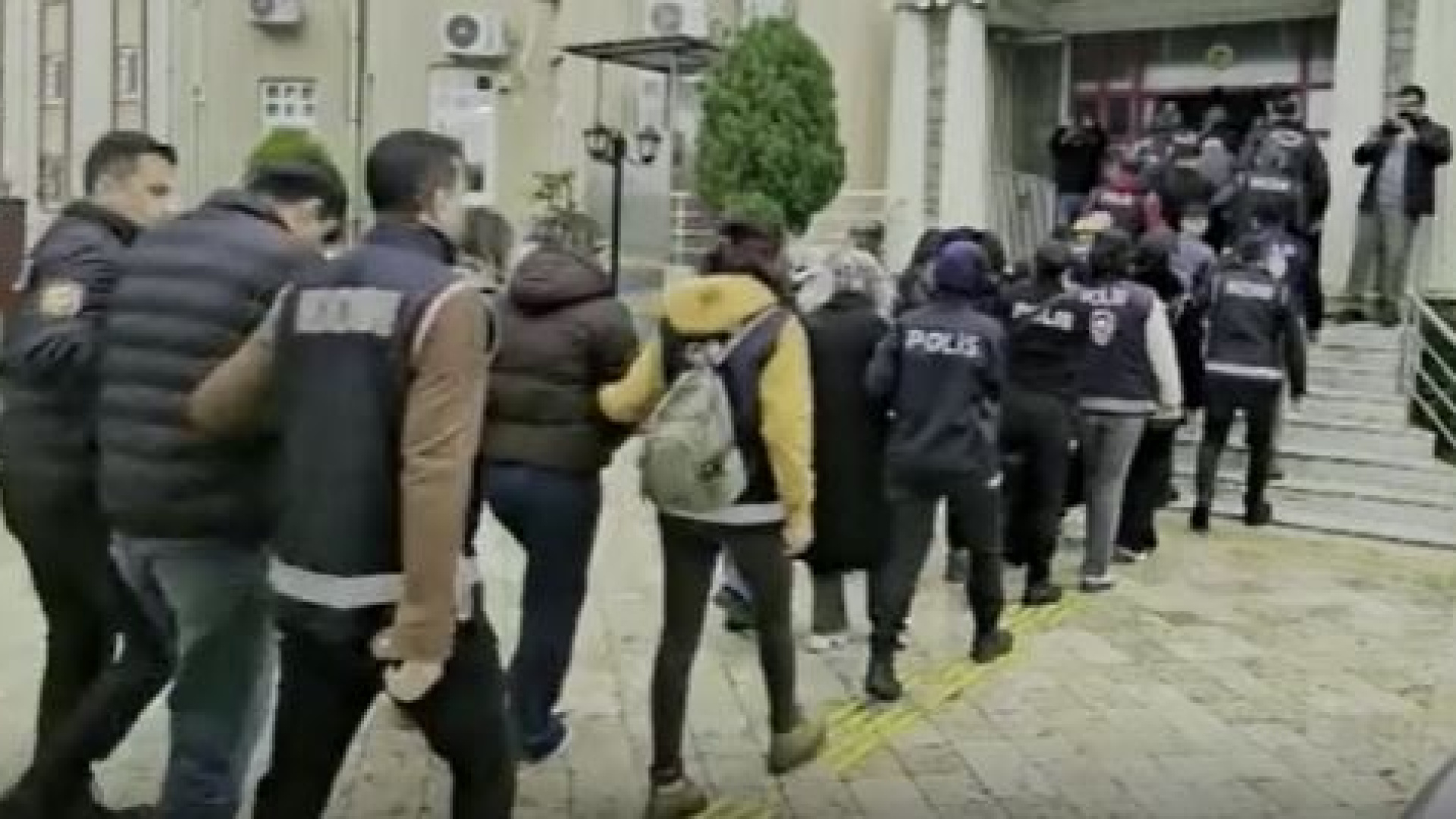 Aydın merkezli vize dolandırıcılığı operasyonunda 12 tutuklama