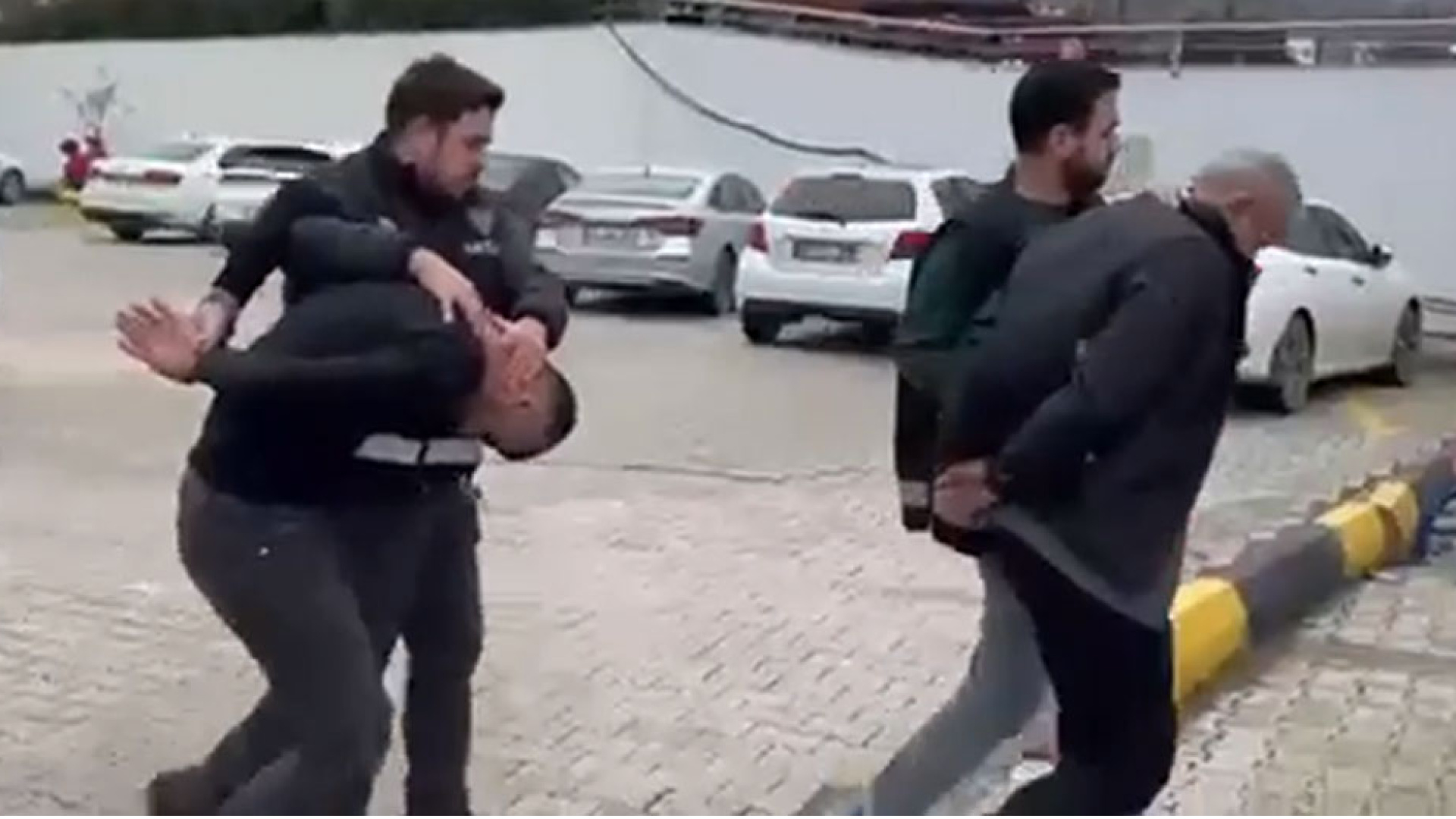 Hatay'da Polise Saldıran Şüphelilerden Biri Tutuklandı, Diğeri Serbest