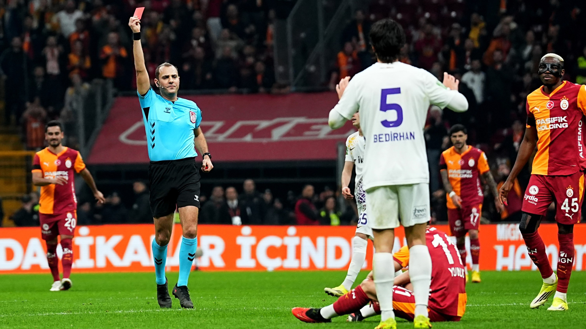 Eski hakemler, Galatasaray-Eyüpspor maçını değerle…