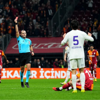 Kırmızı kart doğru mu?