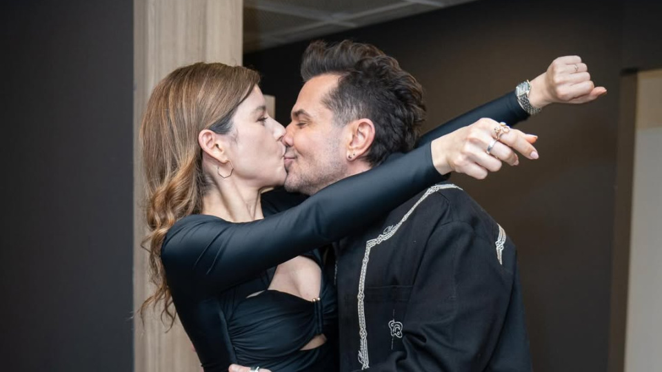 Ünlülerden Sevgililer Günü paylaşımları