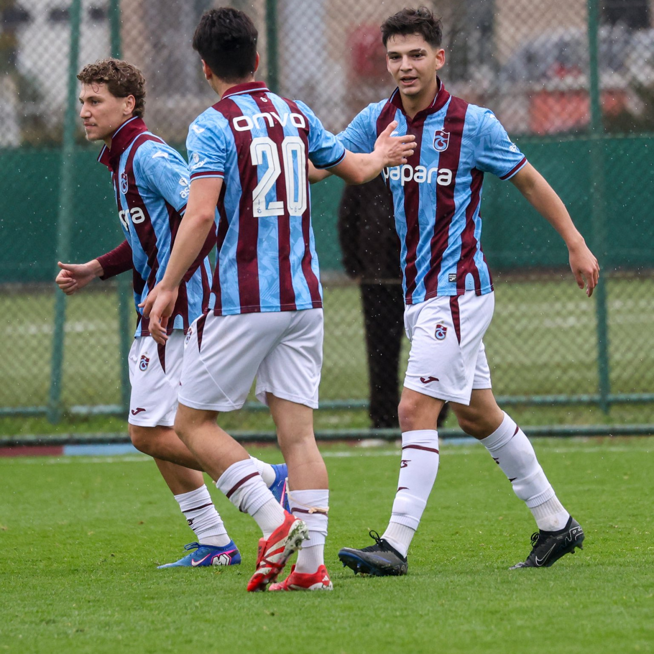 Trabzonspor U19, Fenerbahçe U19'u devirdi!