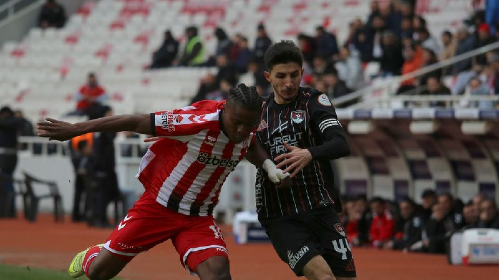 Trendyol 1. Lig'de Heyecan Dolu Beraberlik: Sivasspor 3-3 Van Spor FK