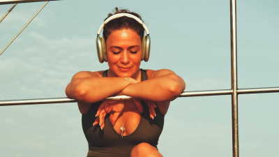 Yeni yaşını yaz pozlarıyla karşıladı