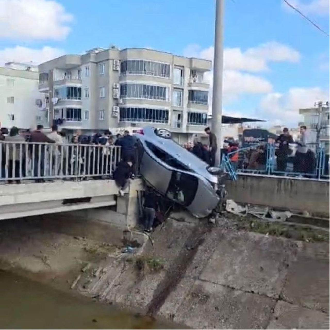Köprüde kıl payı kurtuluş