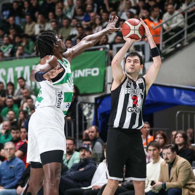 Beşiktaş, Bursa'yı deplasmanda devirdi