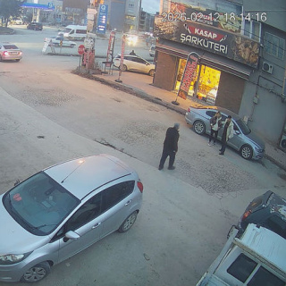 Sokak ortasında silahlı tehdit