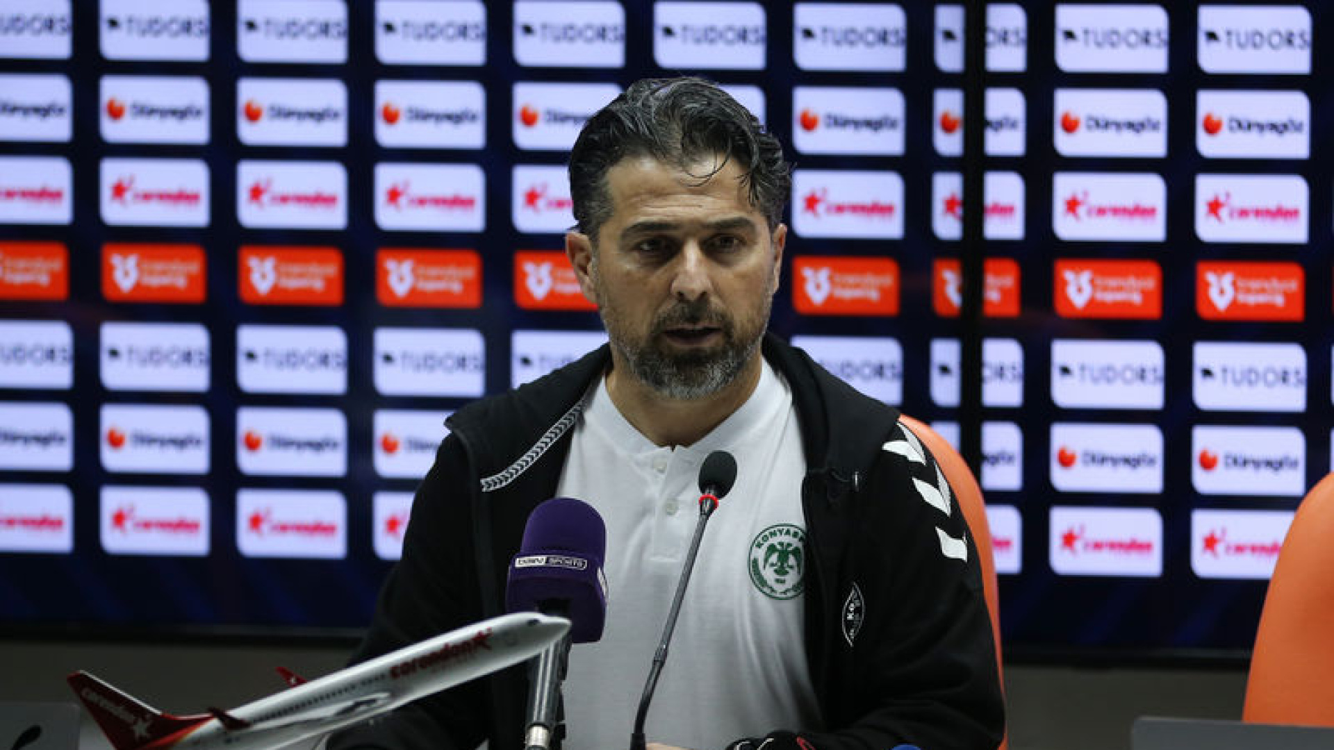 Konyaspor Teknik Direktörü İlhan Palut'tan Kritik Açıklamalar: 'Hep Beraber Taşın Altına Elimizi Koymalıyız'