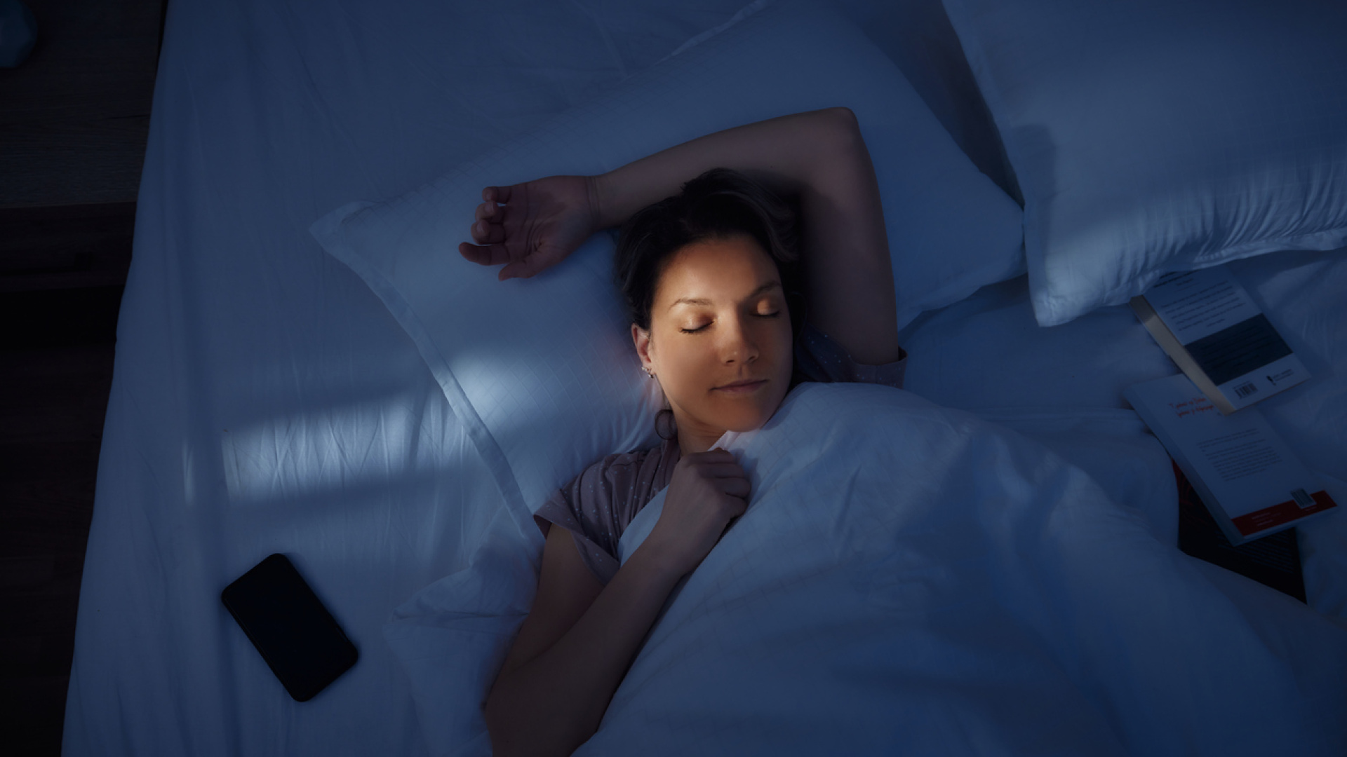 Gece Telefonla Uyumanın Sağlığa Zararları: Uyku Düzeninizi Bozabilir