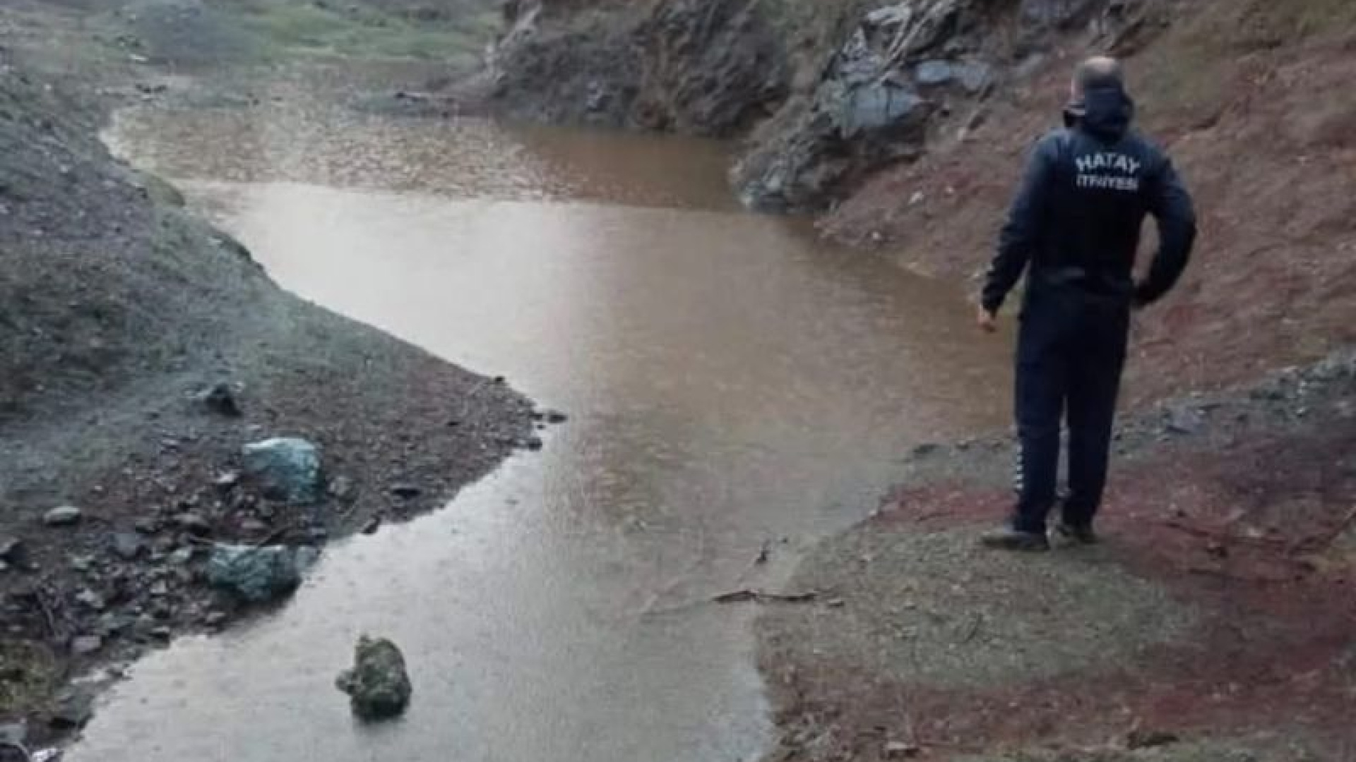 Hatay'da Su Dolu Çukura Düşen Suriyeli Çocuk Hayatını Kaybetti