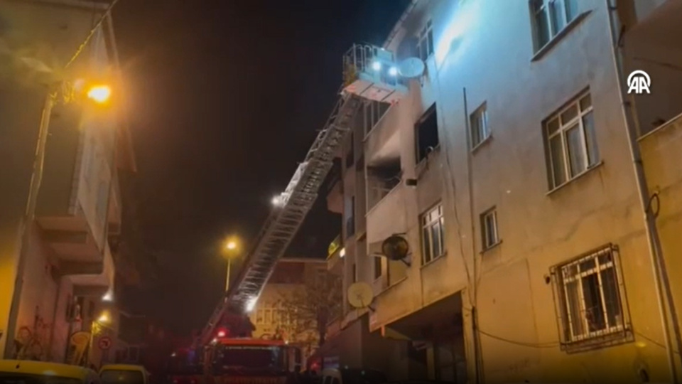 Sancaktepe'de yangın: Yaralının durumu ağır