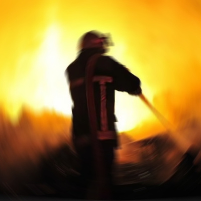 Yangın değil cinayet! Genç kadını katledip bileziklerini çaldılar!