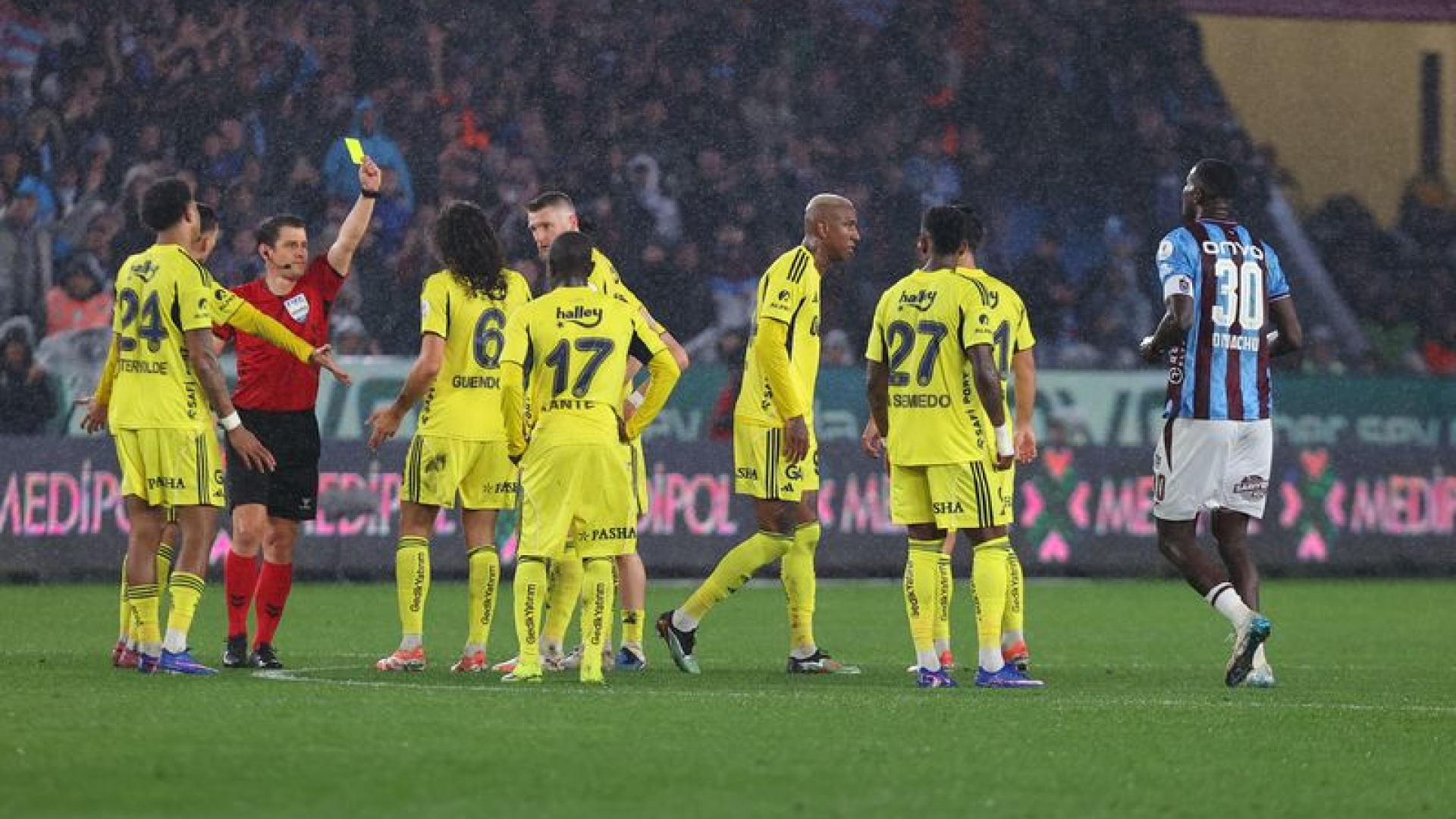 Trabzonspor - Fenerbahçe Maçında Hakem Kararları Masaya Yatırıldı: 'Talisca'ya Kırmızı Kart Gerekirdi!'