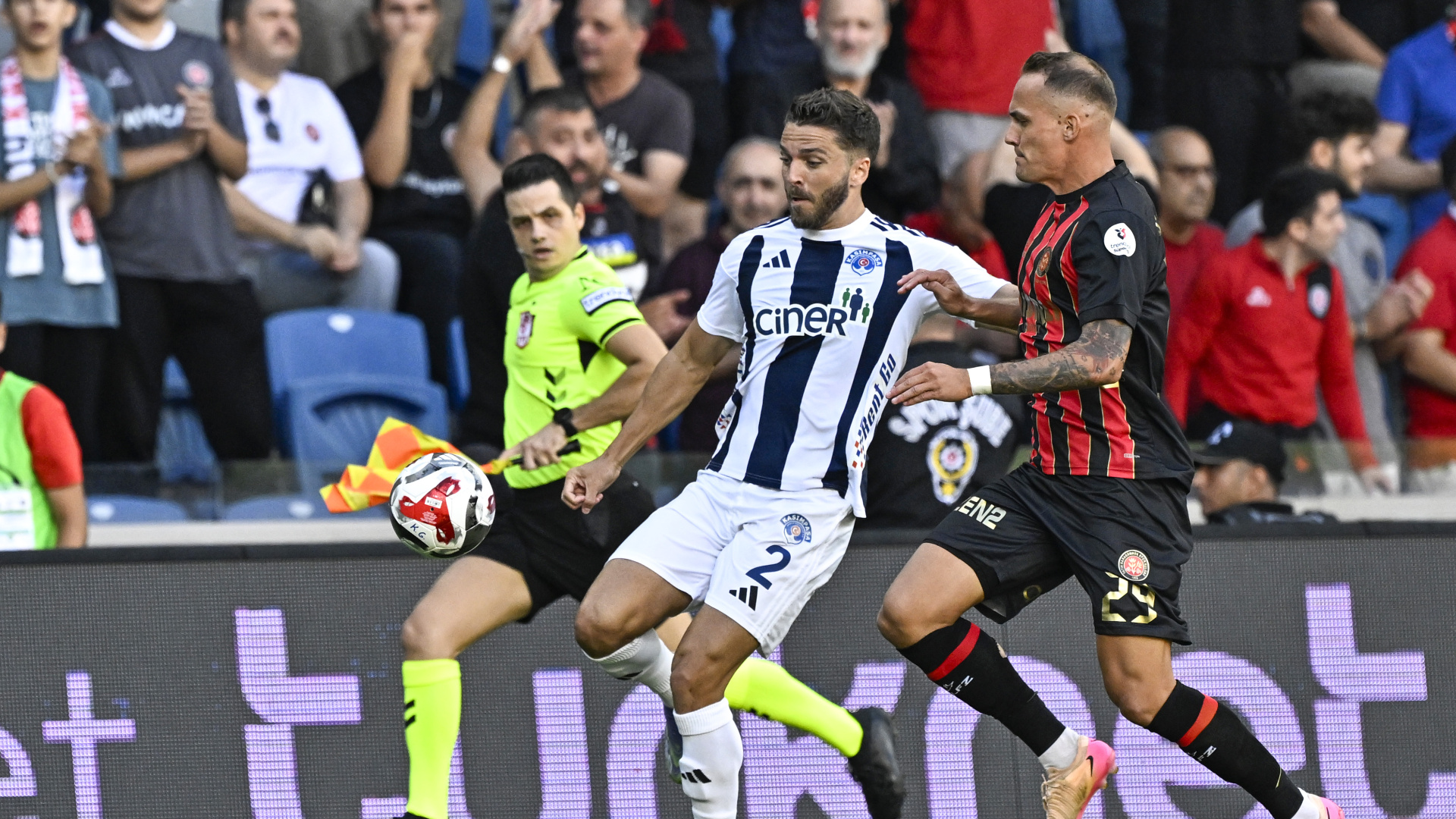 Süper Lig'de Haliç derbisi yarın oynanacak - VavaCars Fatih Karagümrük Haberleri