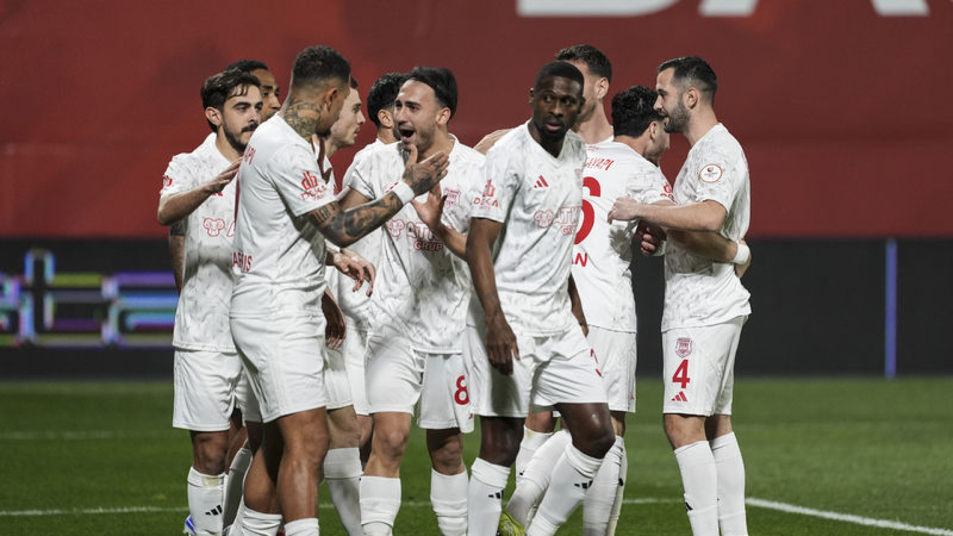 Pendikspor, Sarıyer'i 2-0 Mağlup Ederek 6 Maçlık Galibiyet Hasretine Son Verdi