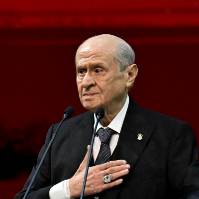 Ünlü oyuncuyu aradı