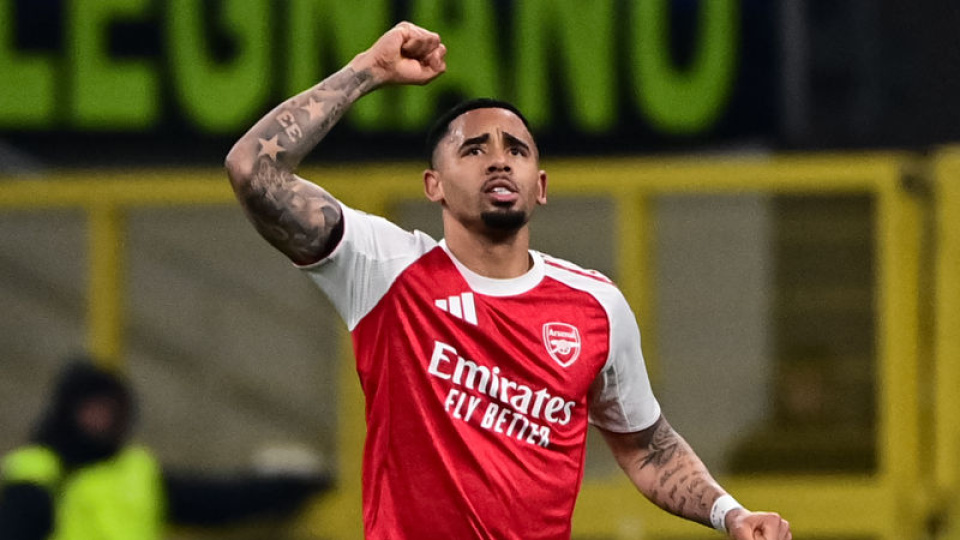 Arsenal, dört golle turladı!