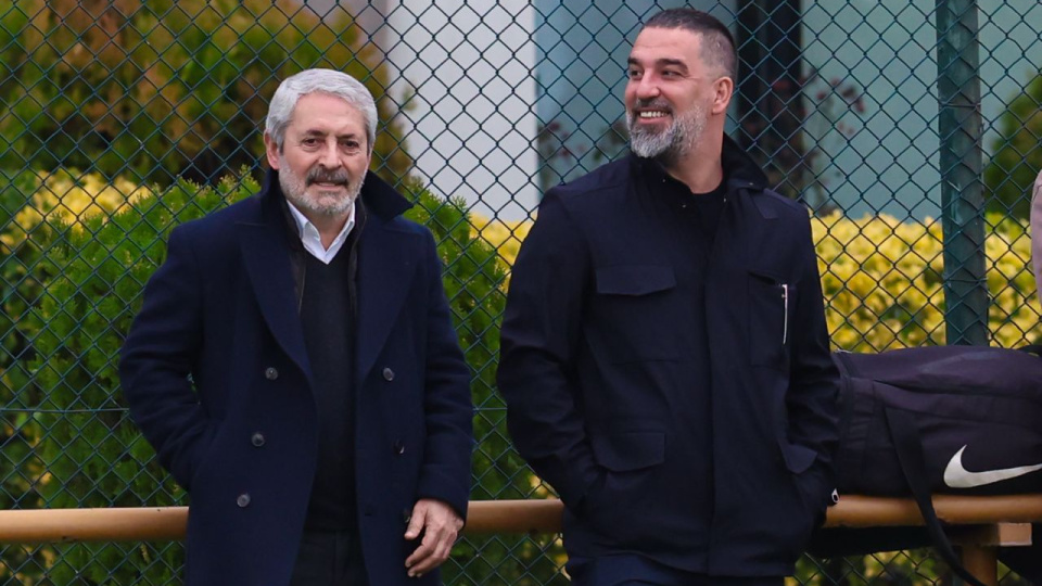 Arda Turan'dan Kasımpaşa'ya ziyaret