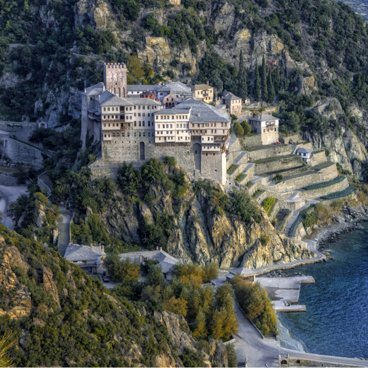 Bu adada neden sadece erkekler yaşıyor?