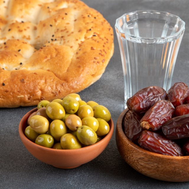 Oruç hangisi ile açılmalı?