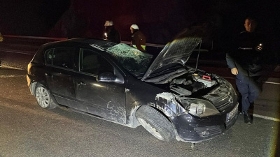 Refüje çarpıp devrildi: 5 yaralı