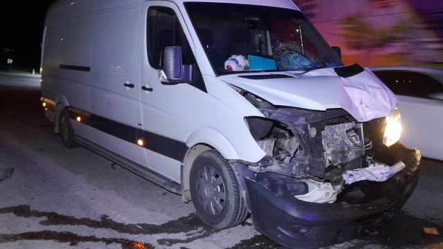 Minibüse çarpan motosikletin sürücüsü öldü