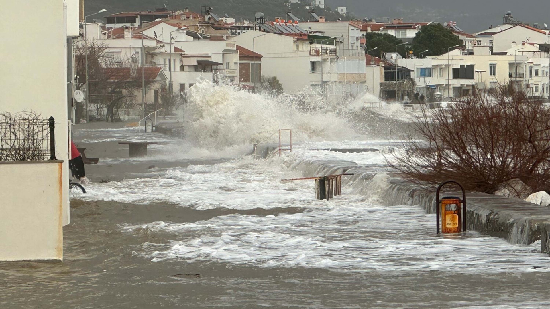 DİKKAT! SON DAKİKA HABERİ: Meteoroloji'den 16 il için sarı kod! Kuvvetli lodos ve sağanak yağmur bekleniyor - 16 Şubat Hava Durumu | Son dakika haberleri