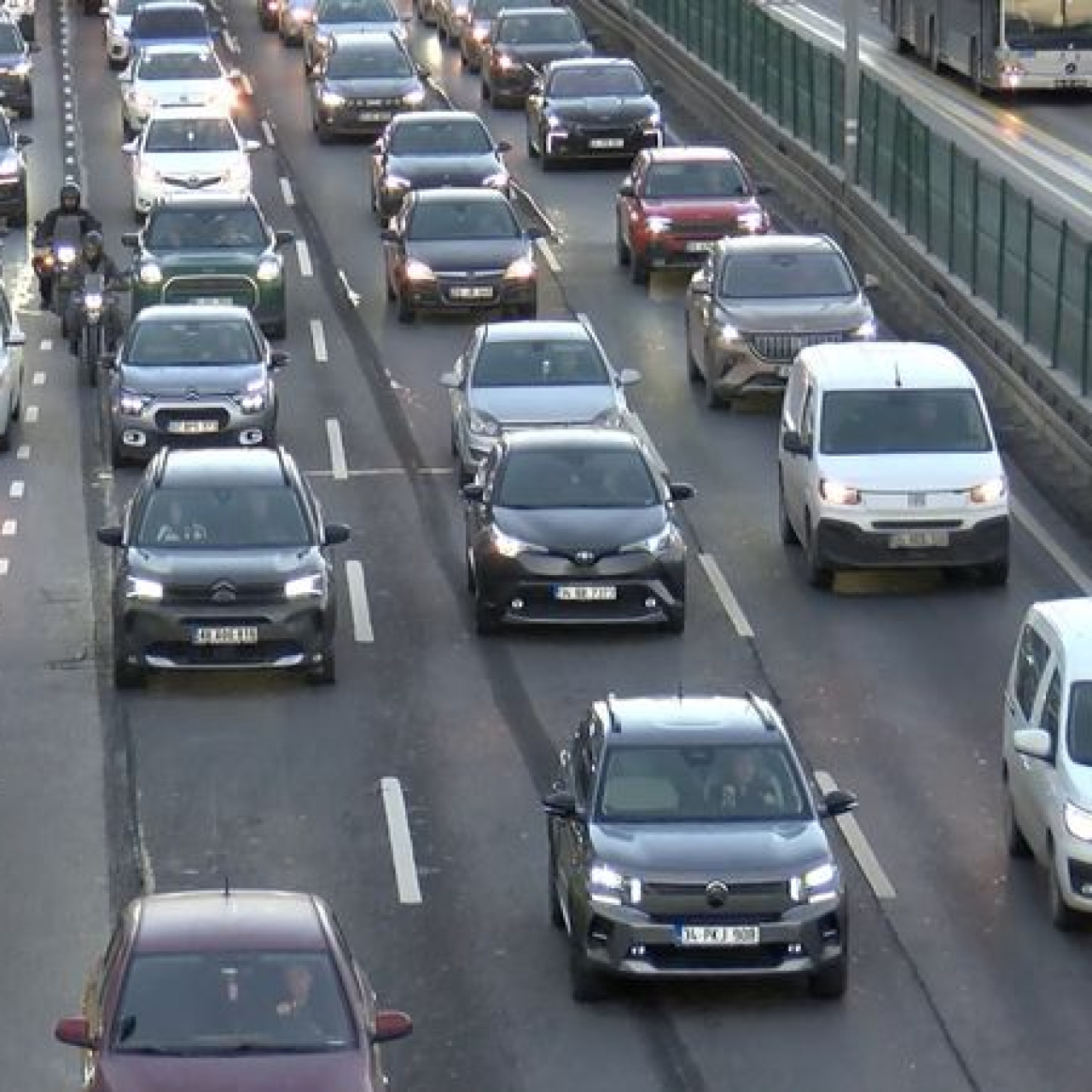 Anadolu Yakası'nda yoğun trafik!