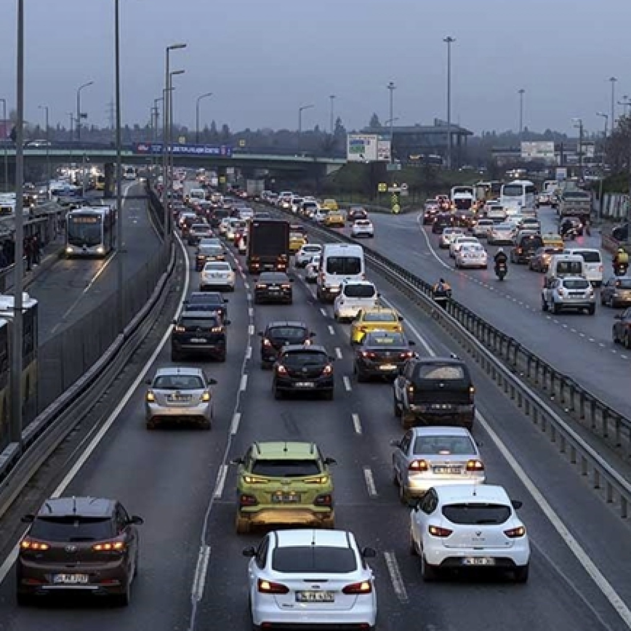 Taksi ve minibüs indi bindi ne kadar oldu?