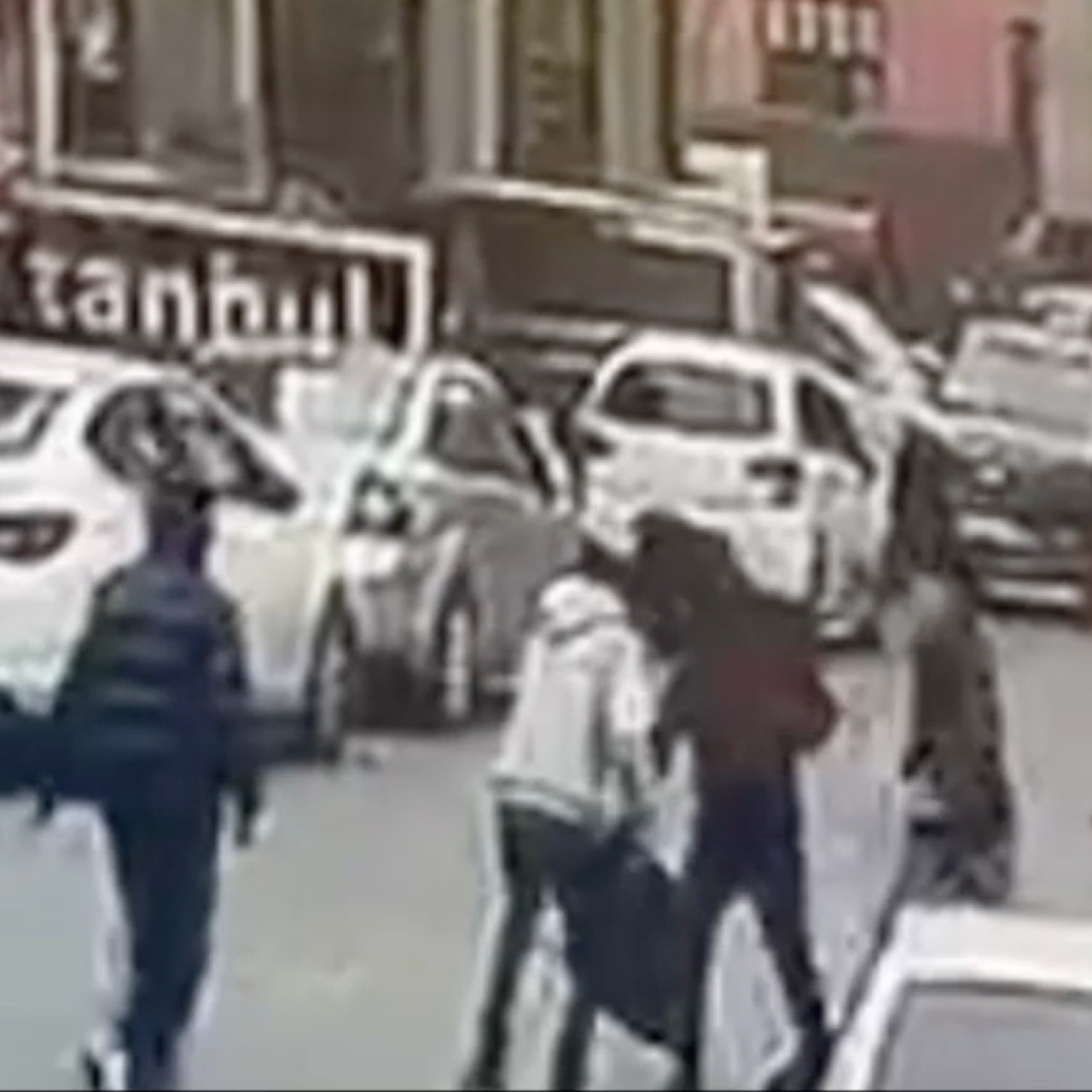 İstanbul'da yaşandı... 1.7 milyon TL'lik kapkaç kamerada!