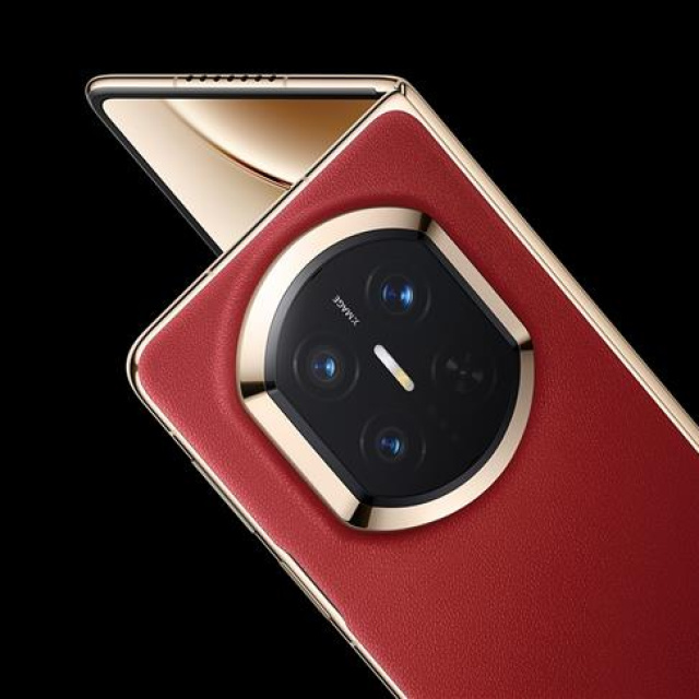 Mate X7'yi Türkiye'de ön satışa çıktı