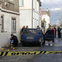 Enişteye aracına binerken kurşun yağmuru!