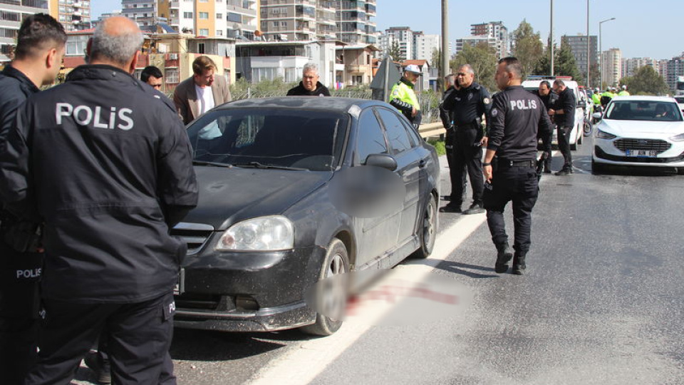 Otomobilde başından vurulmuş bulundu
