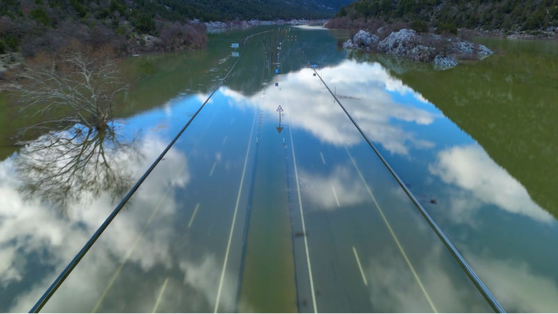 Son dakika haberi: Antalya-Konya yolu sular altında! | Son dakika haberleri