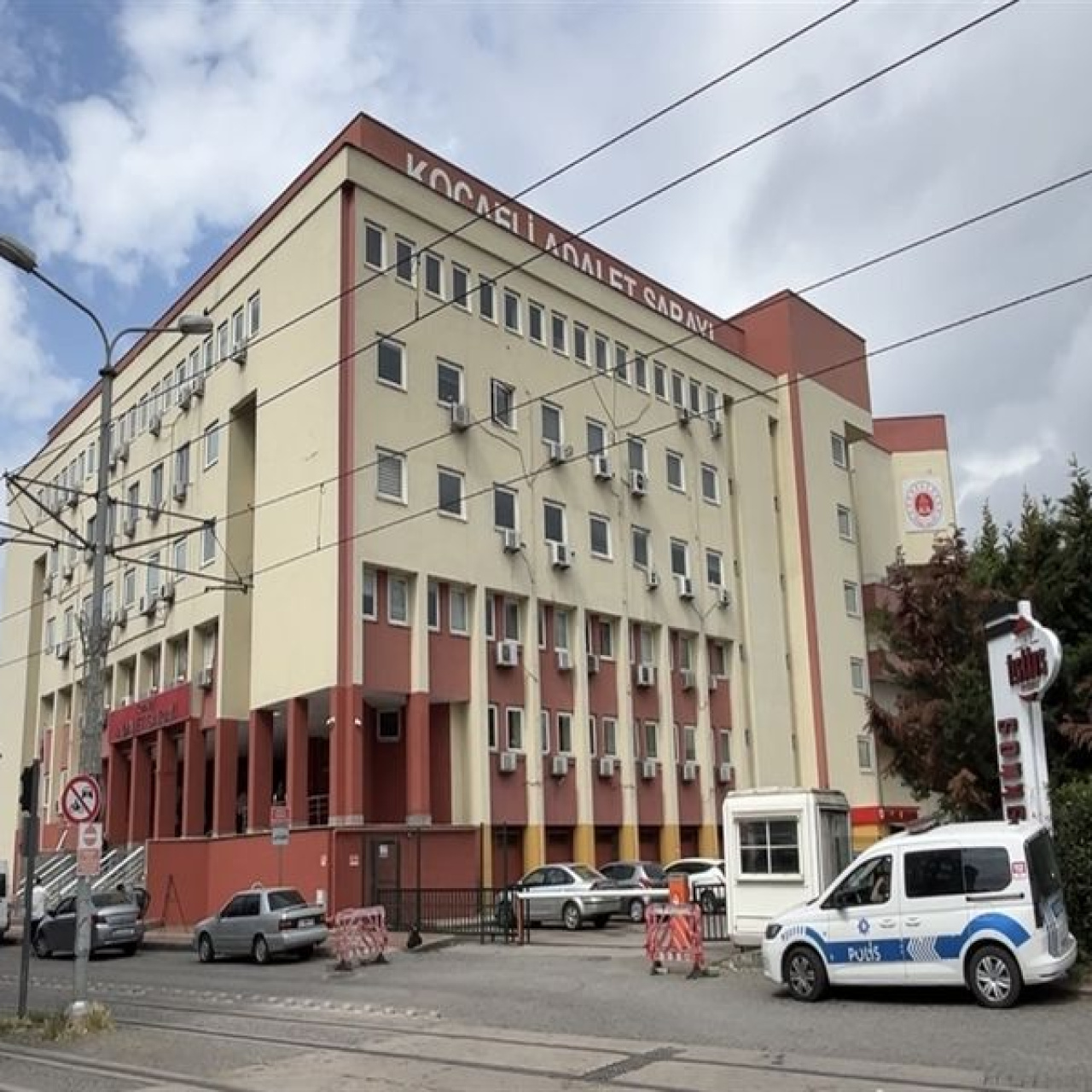 Adli emanetten 2 kilo altın çalınmış