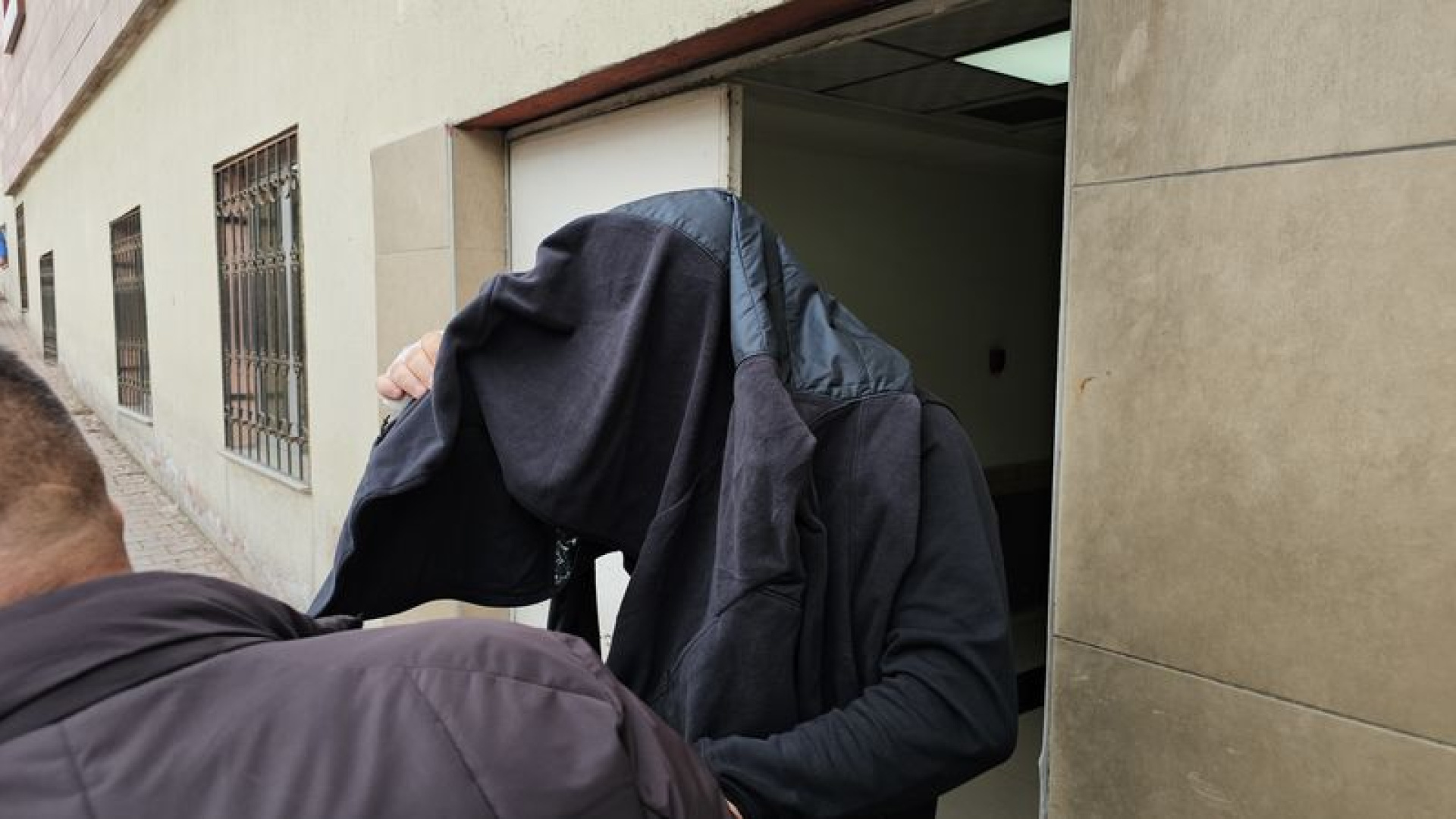 İstanbul merkezli 4 ildeki suç örgütü operasyonunda 23 şüpheli tutuklandı